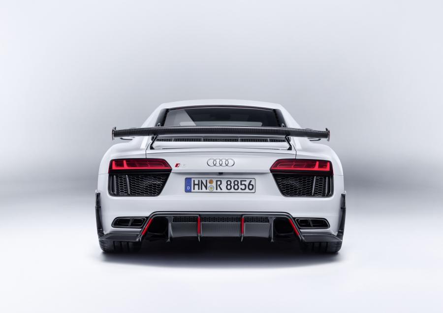  Audi R8 V10 Performance Parts 2017 года  (WW) (фото 4 из 14)